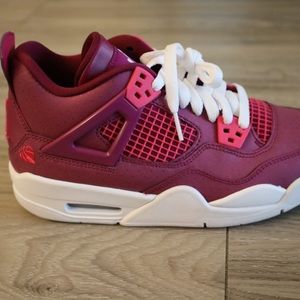 Retro 4 Valentine’s Day (4.5Y)
